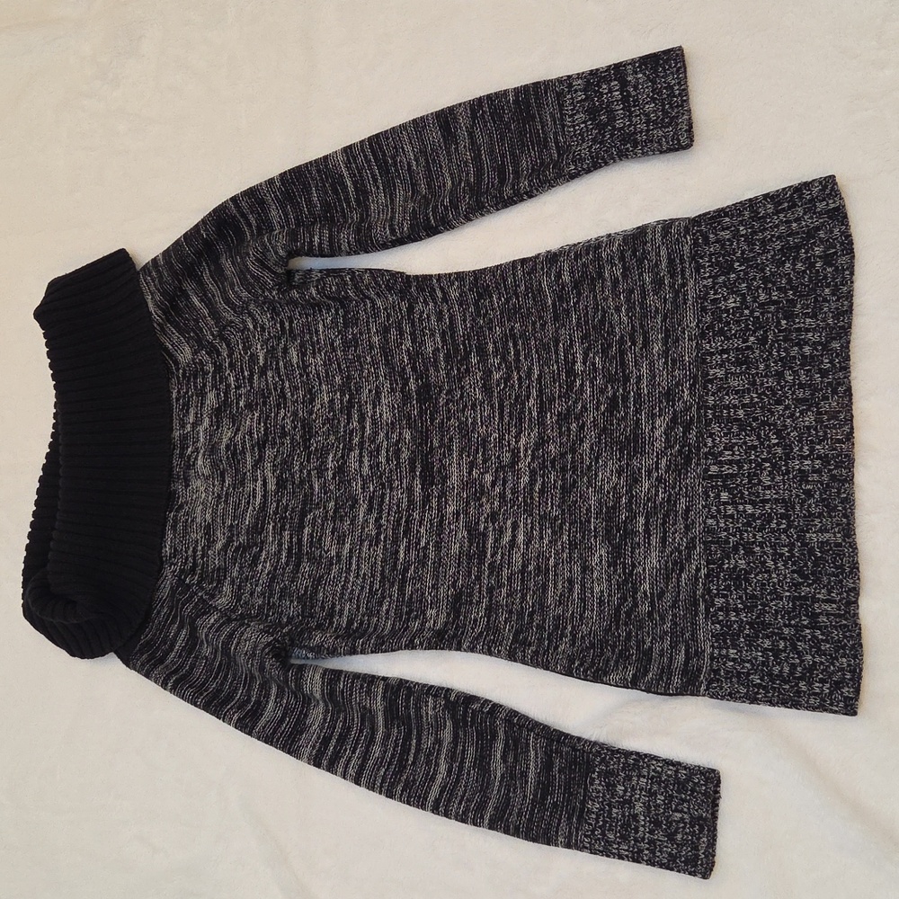 Cache Sweater - Picture 4 of 8
